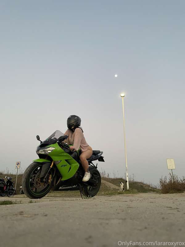 🍀 
Vi piacciono le moto ?😜 6