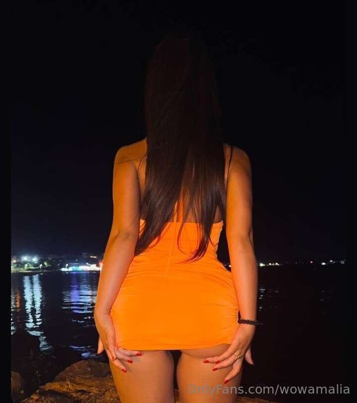 I think this dress is a little too short, but it does look 🔞..