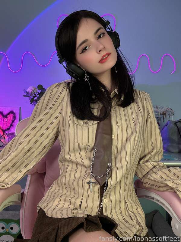 Loonassoftfeet - Fansly - 08 Jun, 2025 3