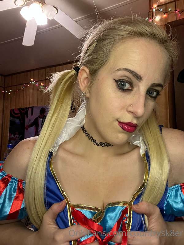 Ever seen a Snow White with blonde hair? Now u have!