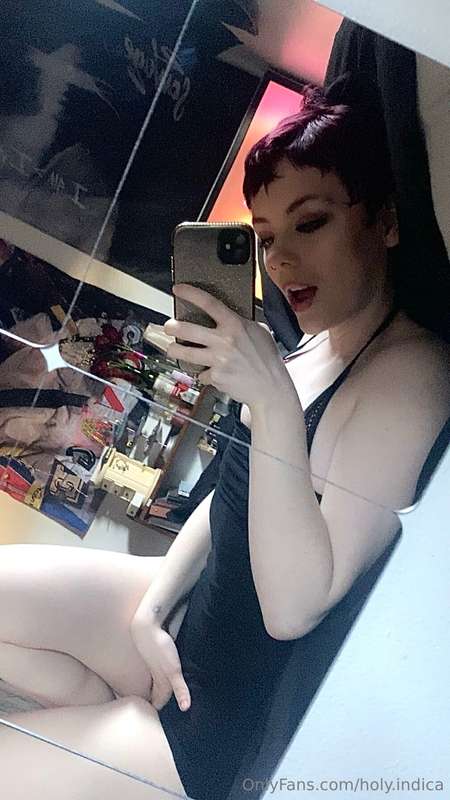 Pretty girl with pretty titties 2