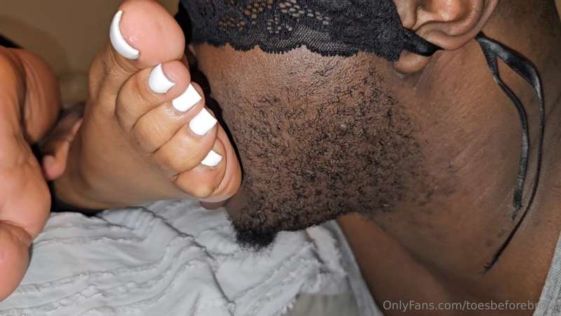 FeetmeNataliee with her meaty soles at my house again 🤍 9
