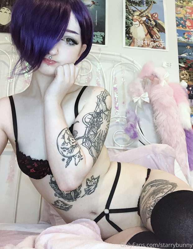 Full Tokyo ghoul Touka cosplay set, some ahegao vids and tea.. 21