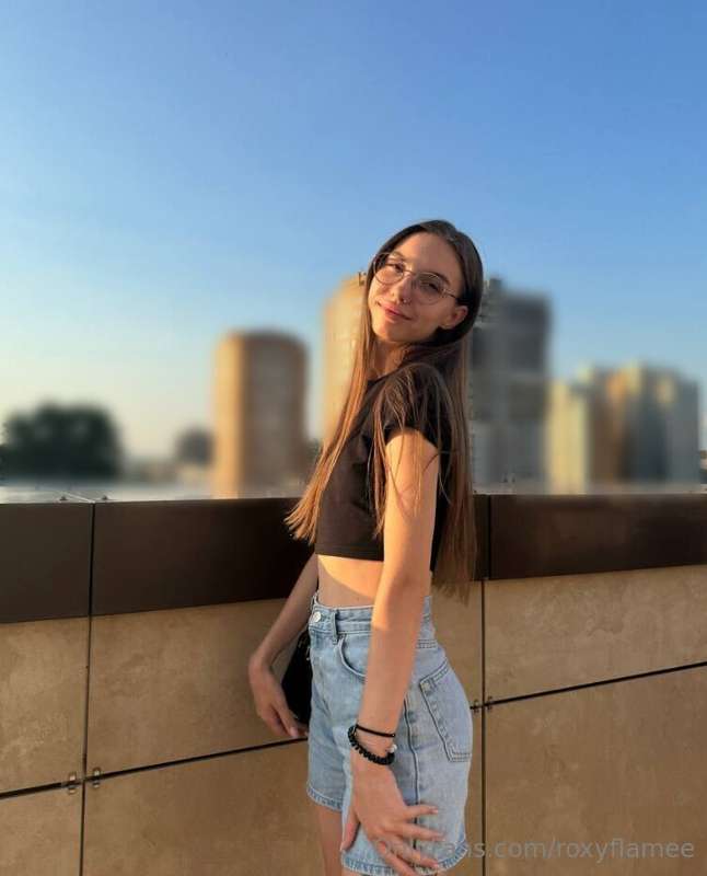 This babe @amy.sweety is finally 18!! She looks so innocent ..
