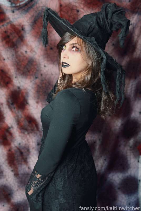 Kaitlinwitcher - Fansly - 31 Oct, 2023 1