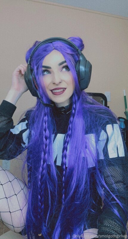 Hey babe.. do you like cosplay?? ?????