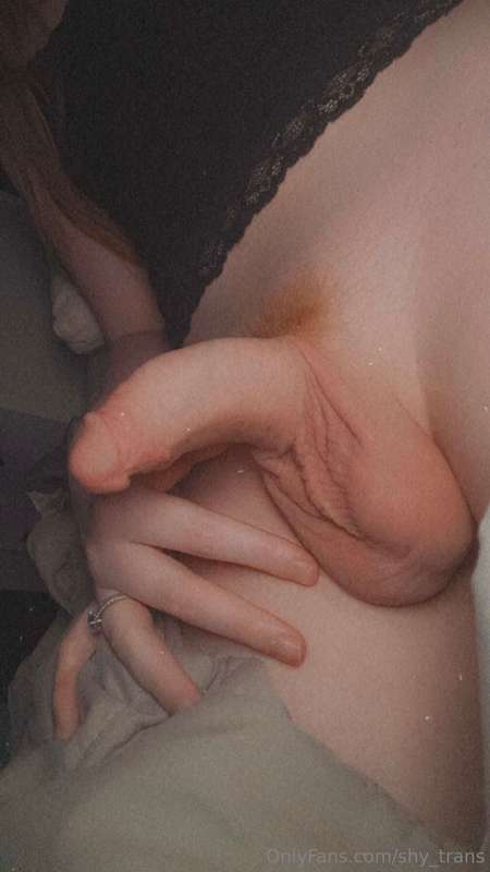 Watch this girl dick get bigger and bigger 👀♥️