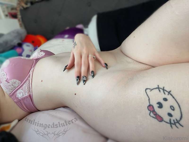 I need my pussy ate so badly ☺️☺️ 2