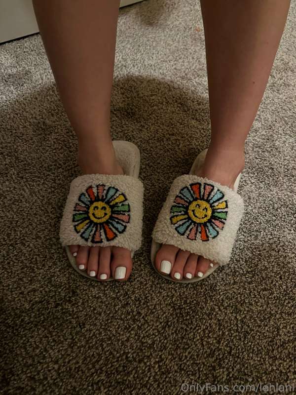 White toes & cozy slippers ❄️🩷
One taste and you’d be hooked.. 2