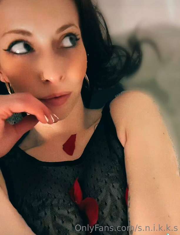 🌹💋 and how is your night going ? 1