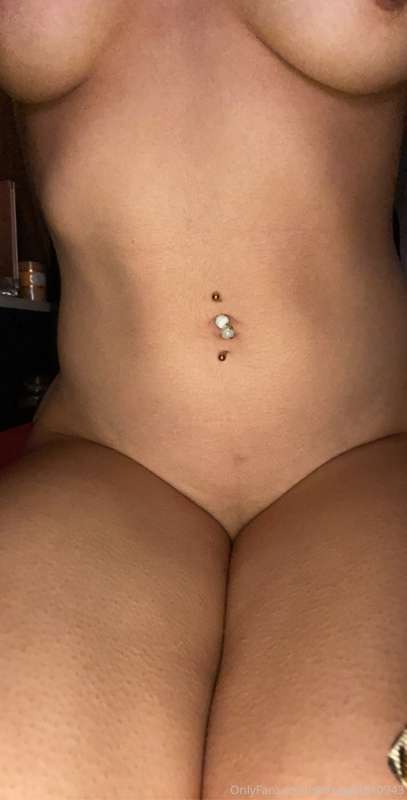 Swipe to see my legs spread ❌