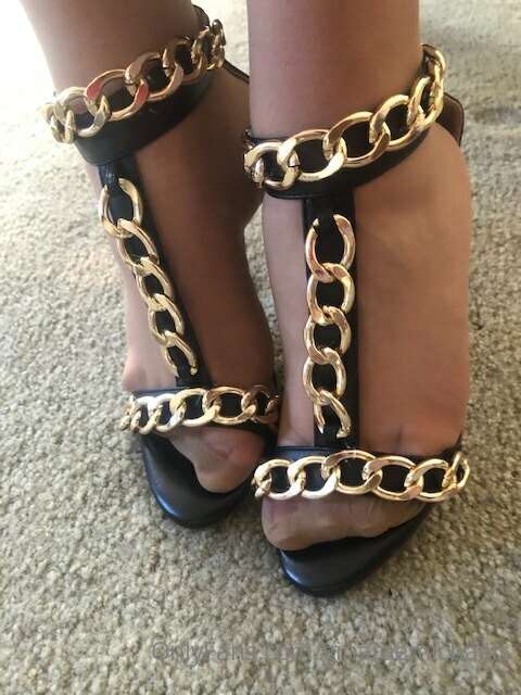 Here are some sexy photos of Courtney in new shoes that were.. 8