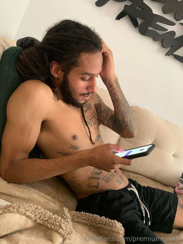 Checking my dms tell me ur favorite video of mine 🙊