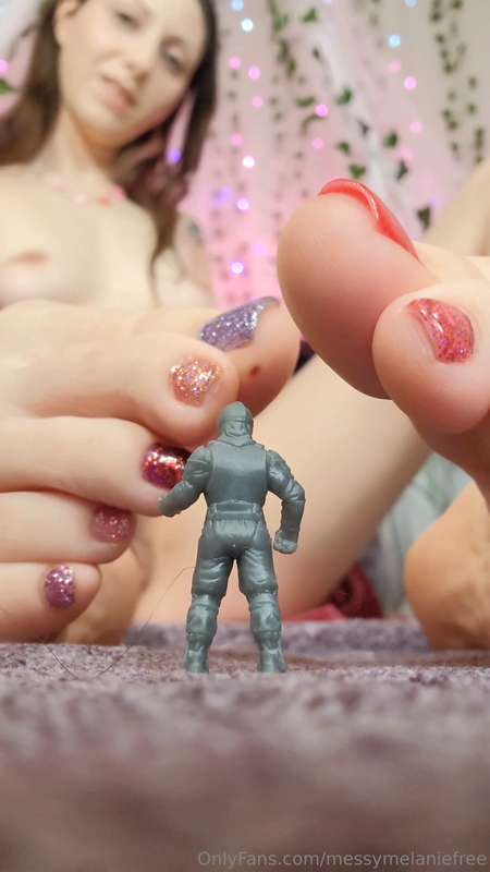***Giantess Body Exploration***

This Valentines Day, Your L..