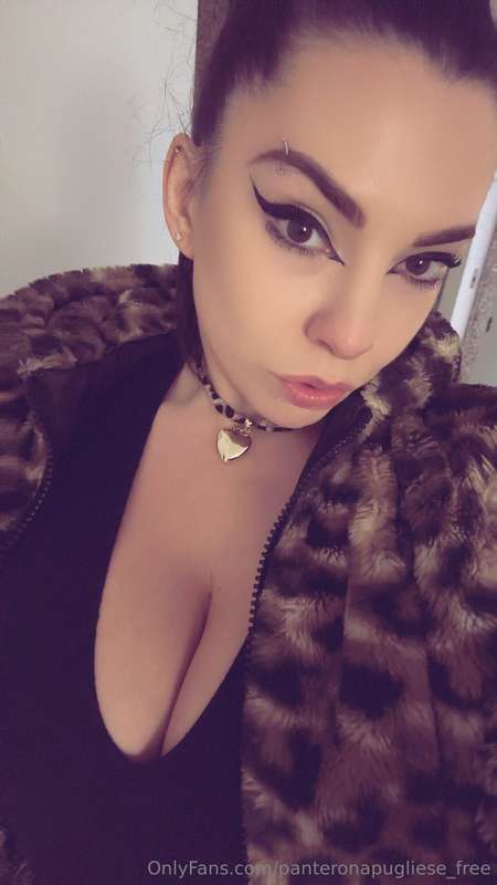 Facciamo una cam 😏Sono a casa finalmente e comoda di farvi s..