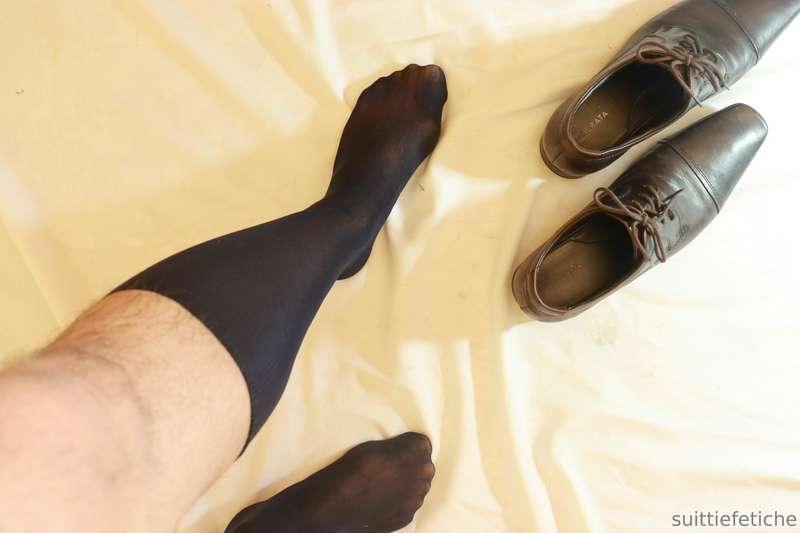 Quem curte barra de calça social e meia? 13