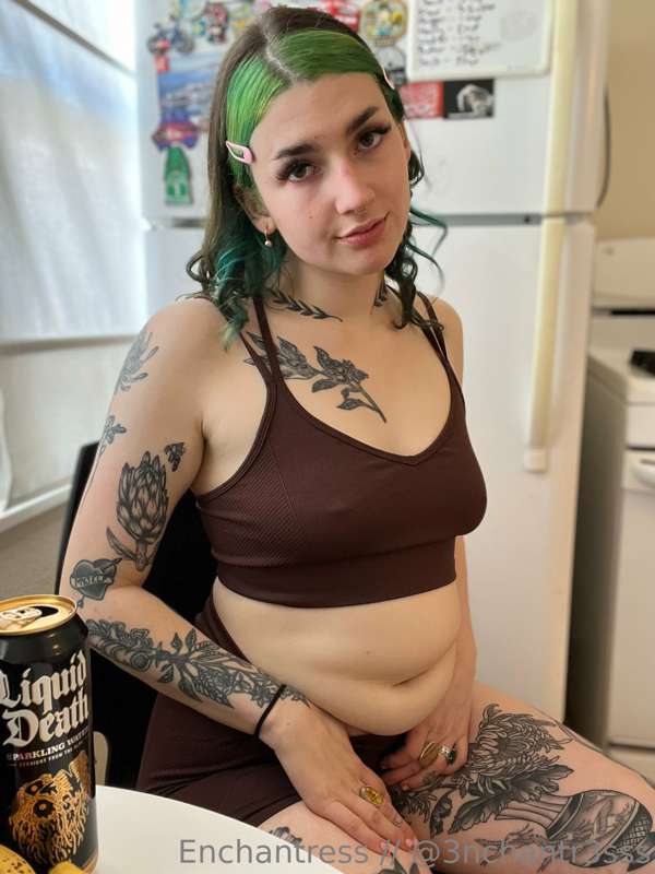 Good morning 💖😅 or afternoon? Whatever the fuck time it is. .. 4
