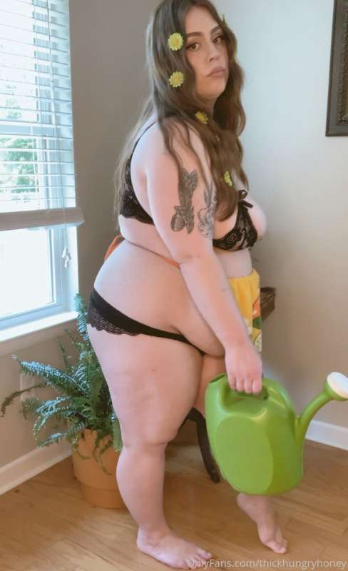 POV:
*pt 1*
I’m your very *hippie* housewife! 
We love all t.. 12