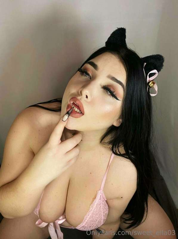 like to close my eyes and imagine making love to you🤤🥵