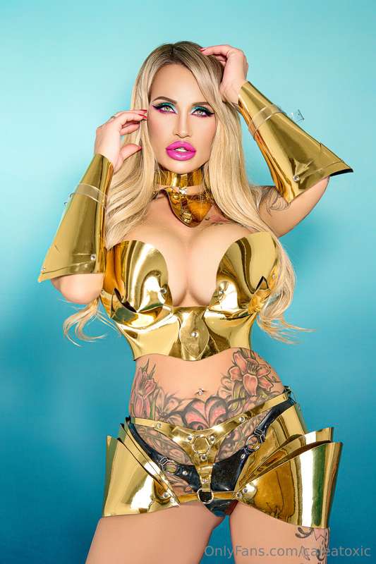 Shooting with my new space outfit, metal with vegan leather... 2