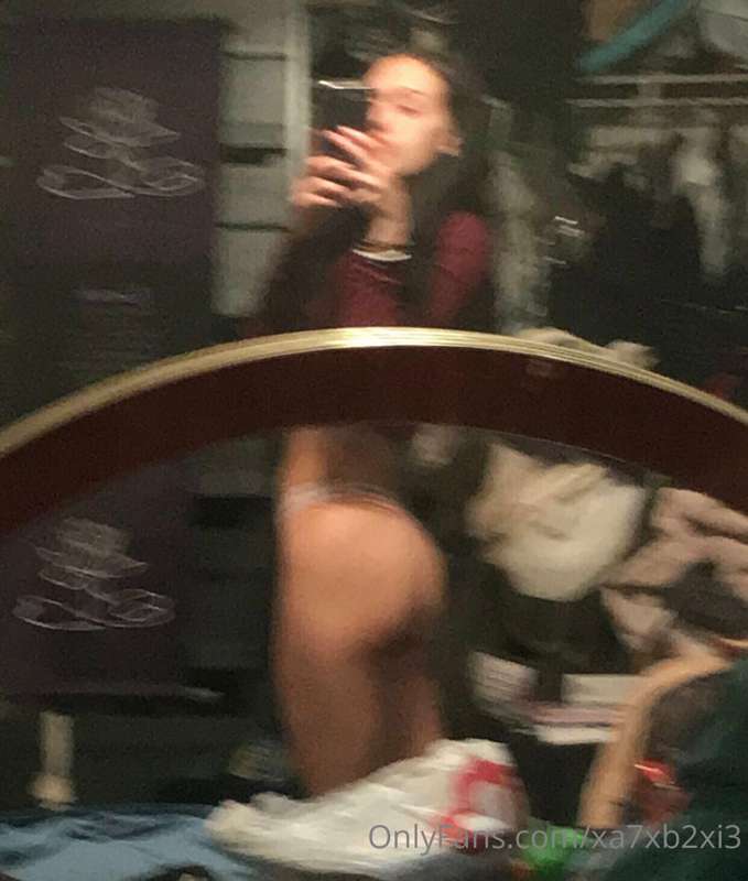 Blurry & messy background 1