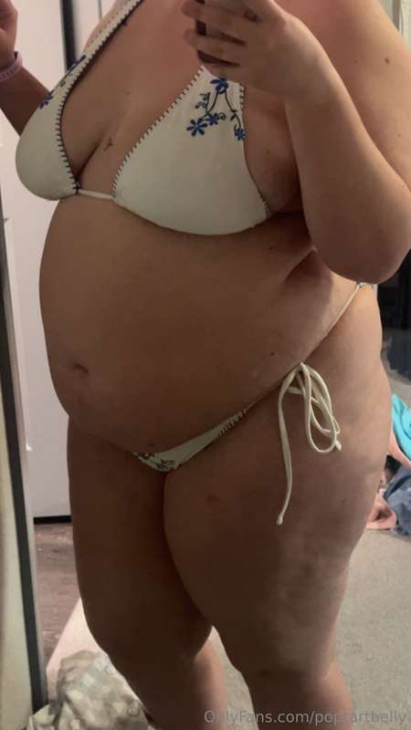 String bikinis were actually made for fat girls 🥵🤭😍 2