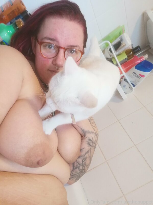 From that time my cat decided to join me in the bath
