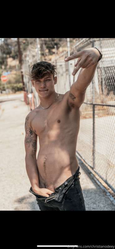 Save some money and subscribe to my vip page🤪 www.onlyfans.c..