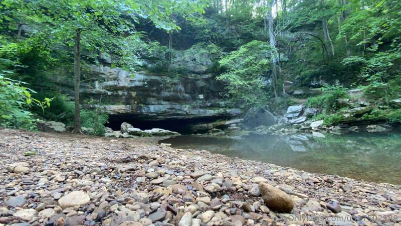Who wants to see some cave action😩