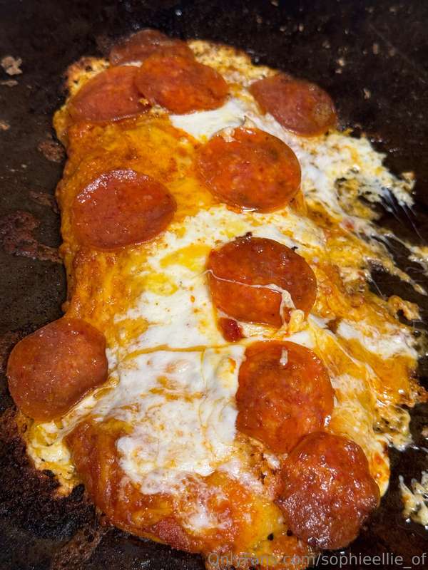 My attempt at a pizza 🍕 ❤️