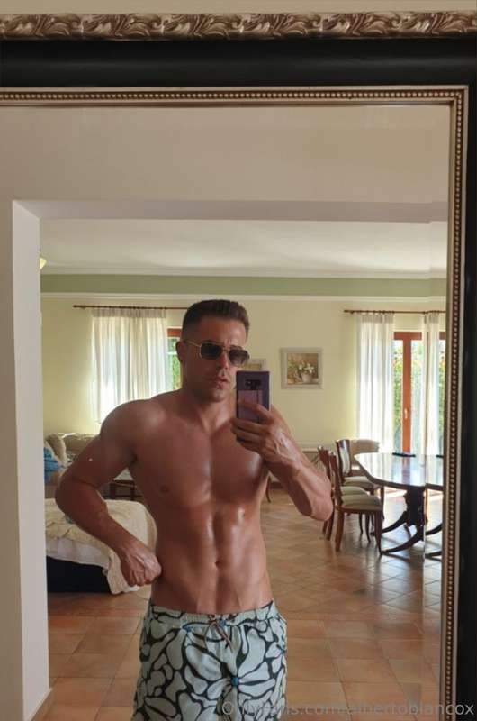 Quieres ver mis vídeos solo pajeando mi polla?? 🙈🍆✊ solo a m..