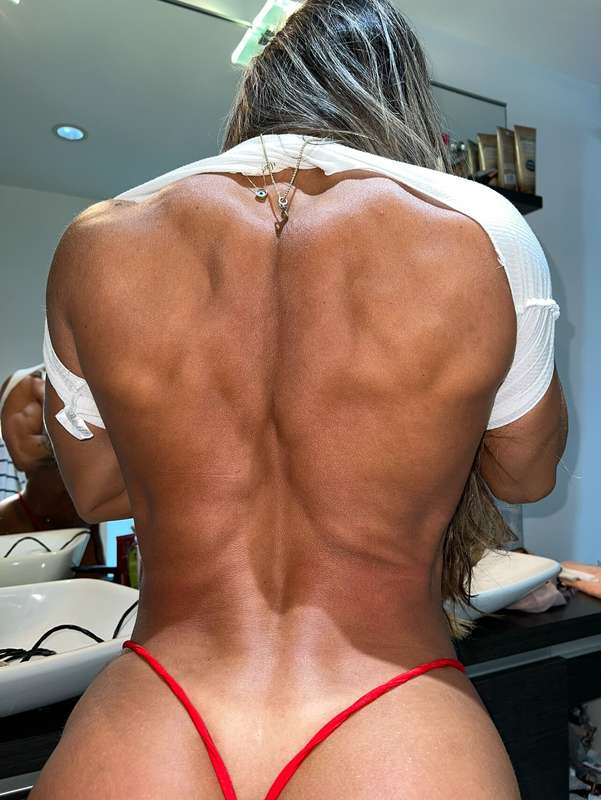 Ur favorite muscle mommy 😏👅