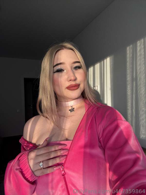 I'm your pink queen🩷😉