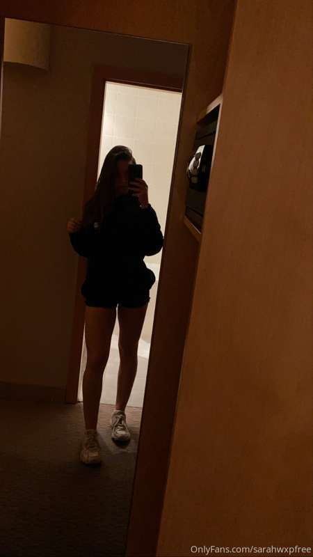 Swipe for booty .. trying to upload videos but it wont loadd.. 3