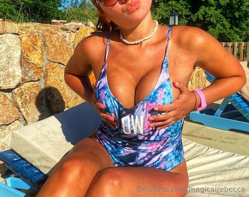 I'm the perfect size to have your cock between my tits, come..