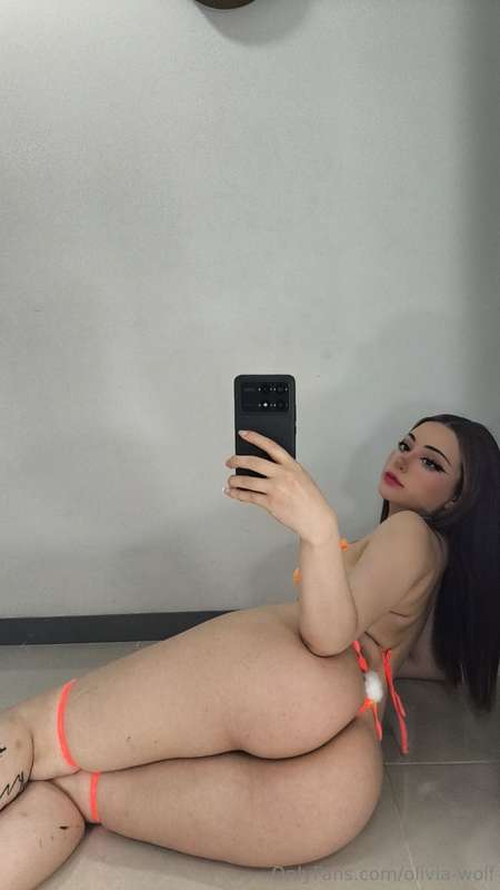 All wrapped up in a little naughty fun. 🍑💖