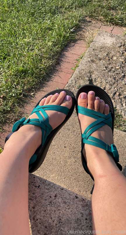 Purple toes 8