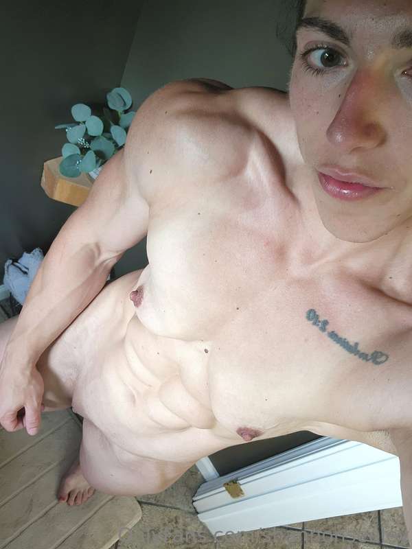 Morning babes . What would u do with me right now 😈