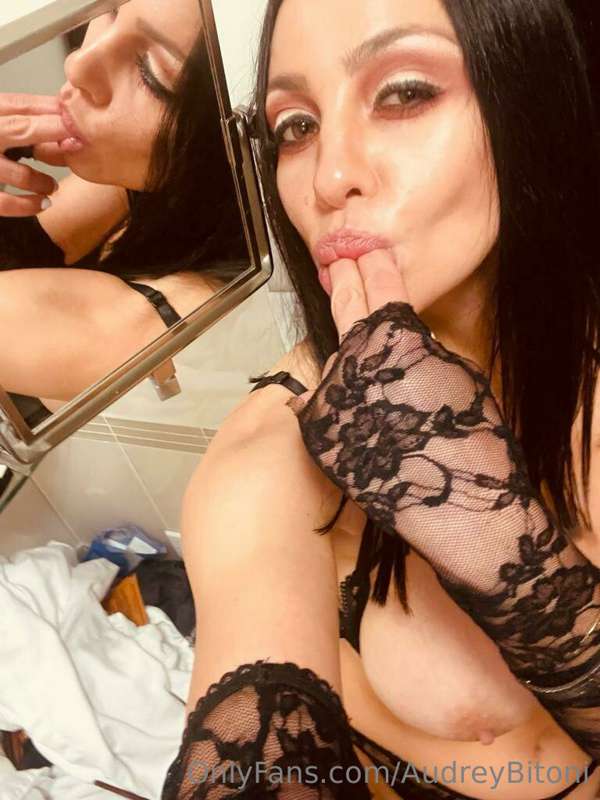 Woodmorning lover, I'd love to see your cock this morning 🤫🍆
