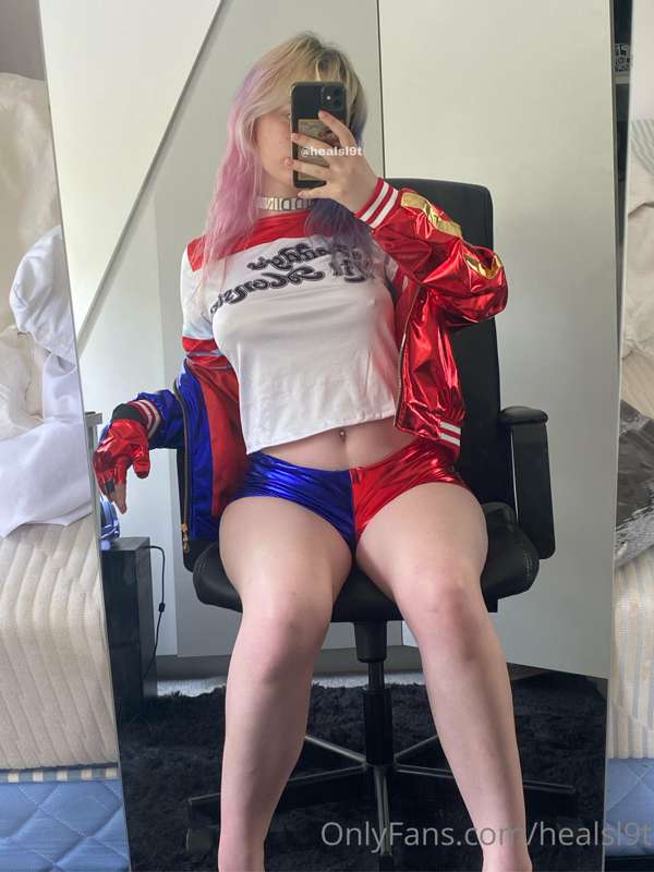 hi puddin’ 😈

so who here had a crush on harley quinn? 😳
