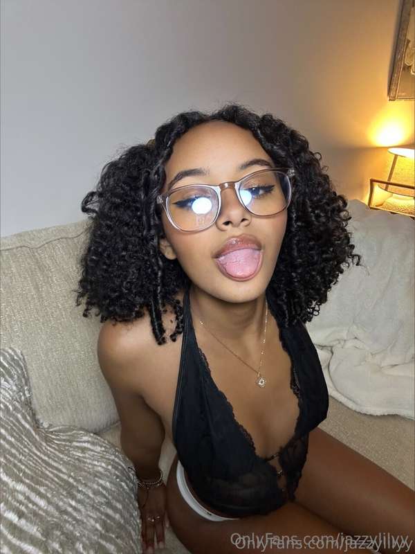 your substitute teacher for the day 🤓😋