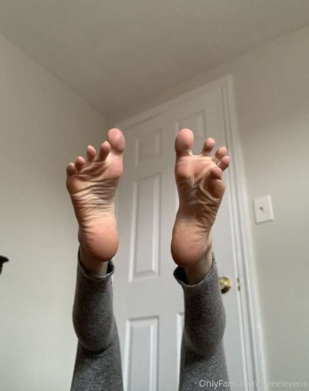I was so shy about showing my feet at 19 hehe but now I’m 20.. 9