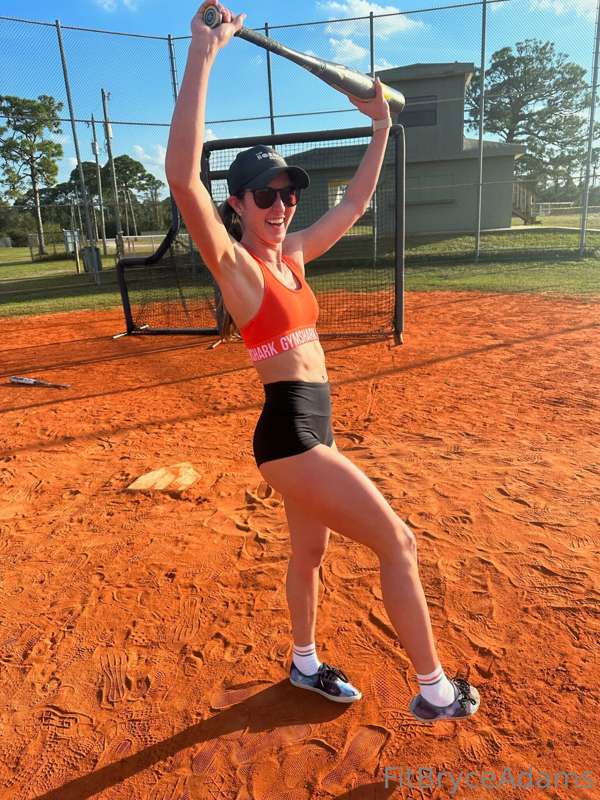 @tmotp told me to pose with the bat lol 3
