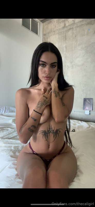 I’m lying in bed playing with my pussy right now daddy, do y..