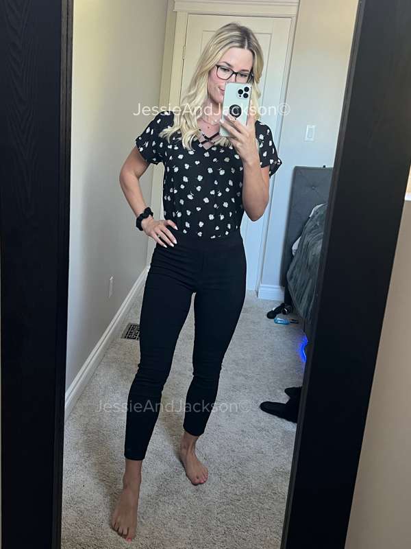 **SFW Meeting attire for today** 👩🏼‍🏫
Does it turn you on kn.. 1
