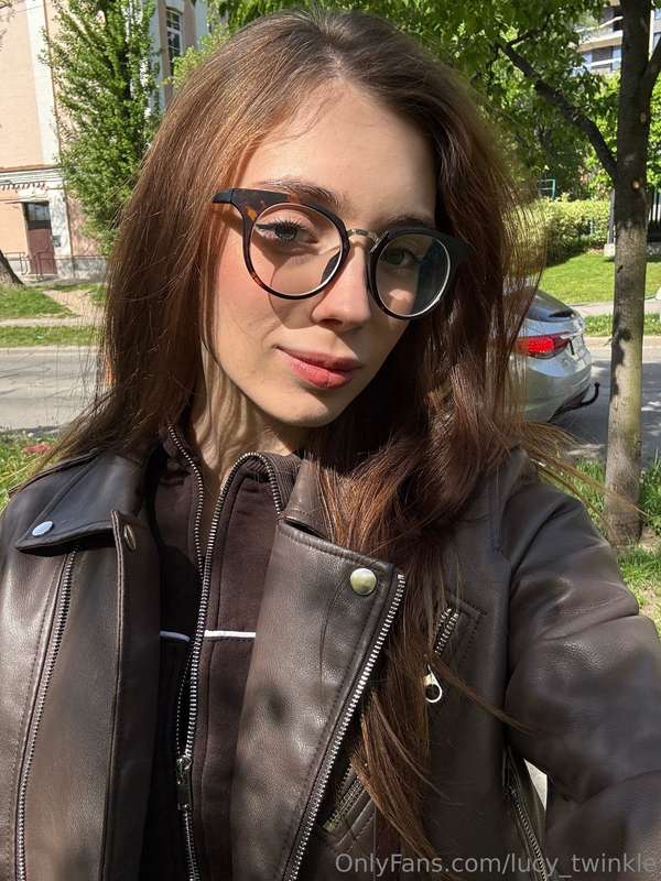 Hello!💞 I'm so tired of the weather changing so quickly... i..