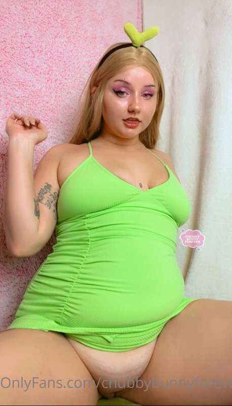 Oops you can see my pussy 🥴 1