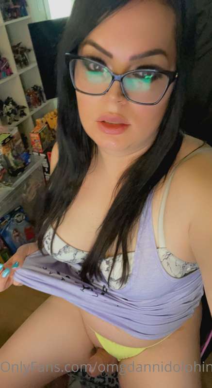Geeky girl cock anyone??🤔🤓🐔 1