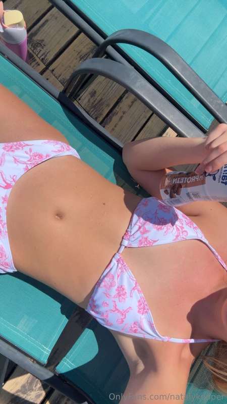It’s a pool day today 💕🤍💕🤍