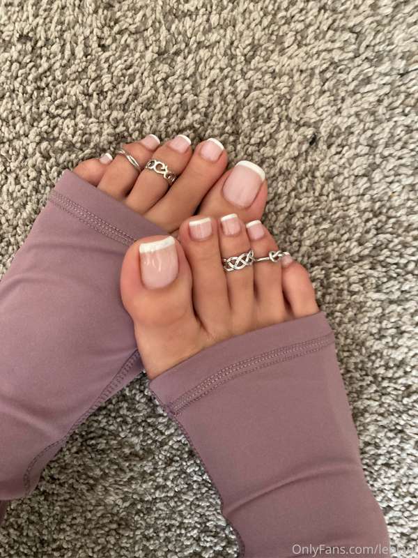 Cute ass toes :)
